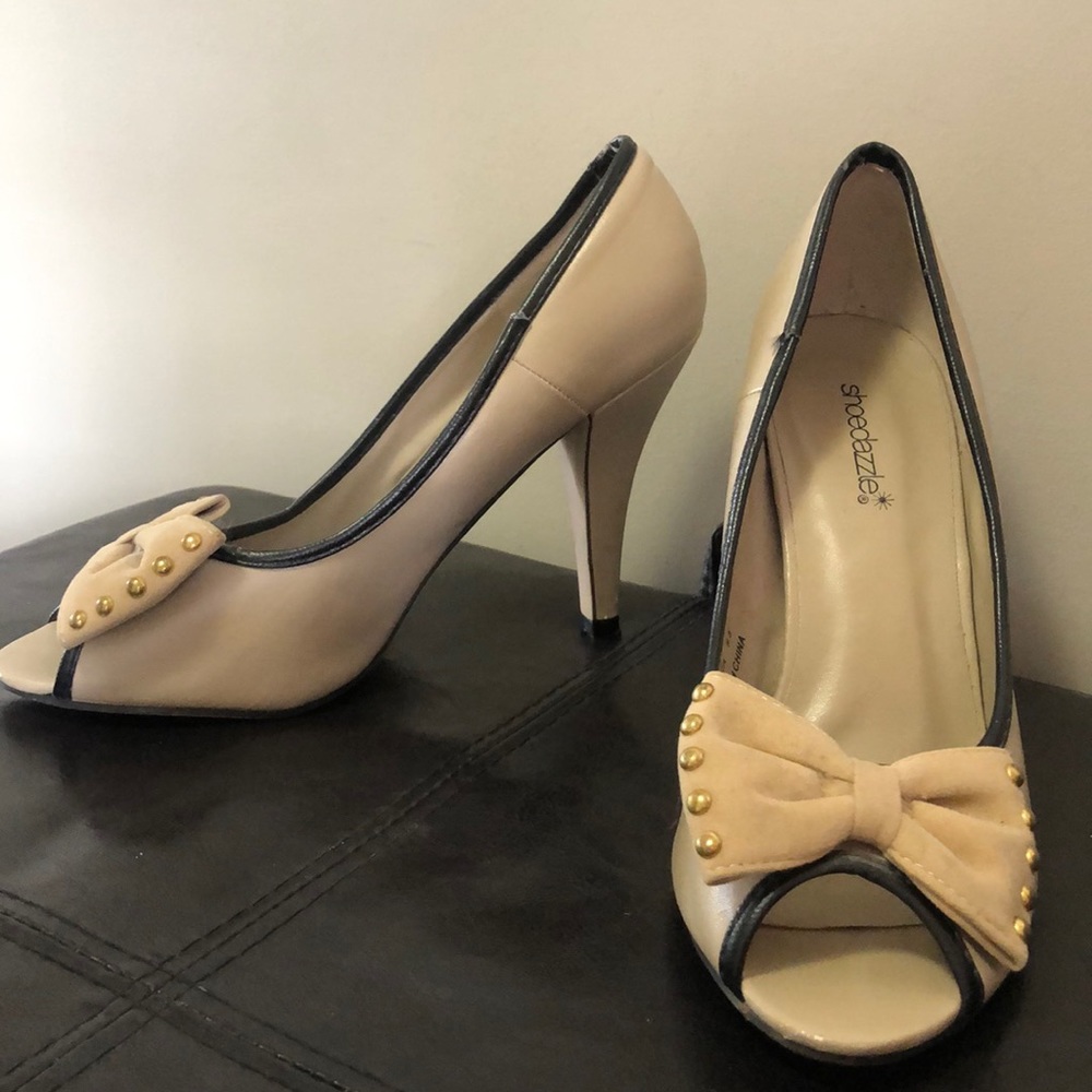 Shoe dazzle Heels